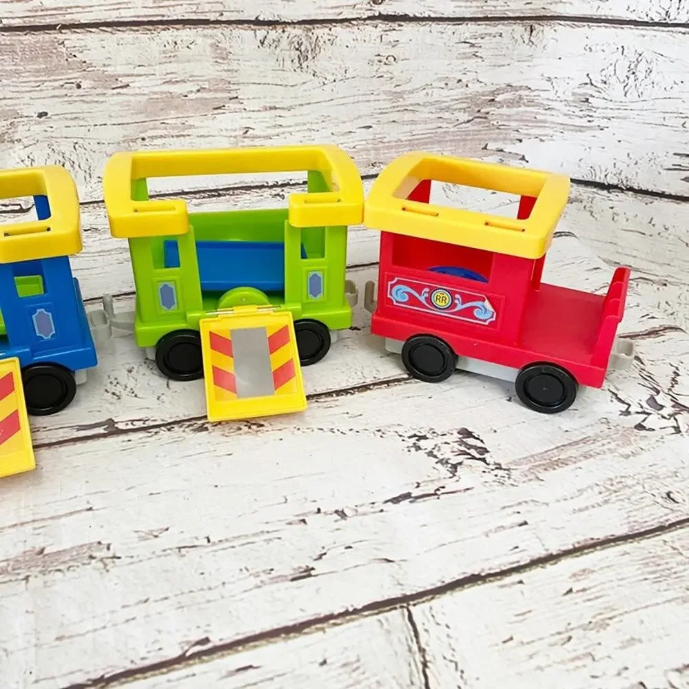 FISHER-PRICE LITTLE PEOPLE 2012 Musical Zoo Choo Choo Train Engine Cars